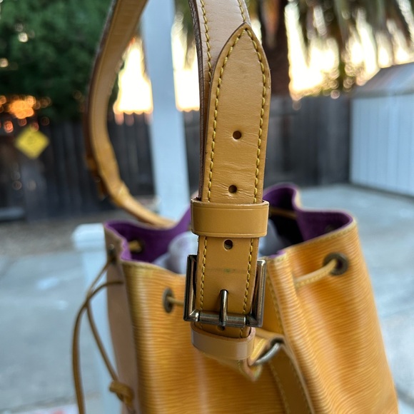 LV Louis Vuitton epi leather bundle! 🔥 - Picture 13 of 17